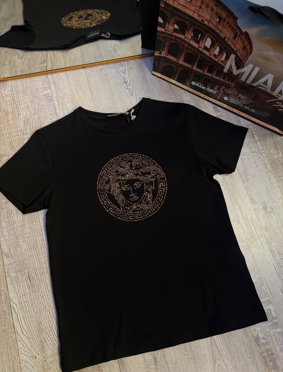 Polera Versace medusa