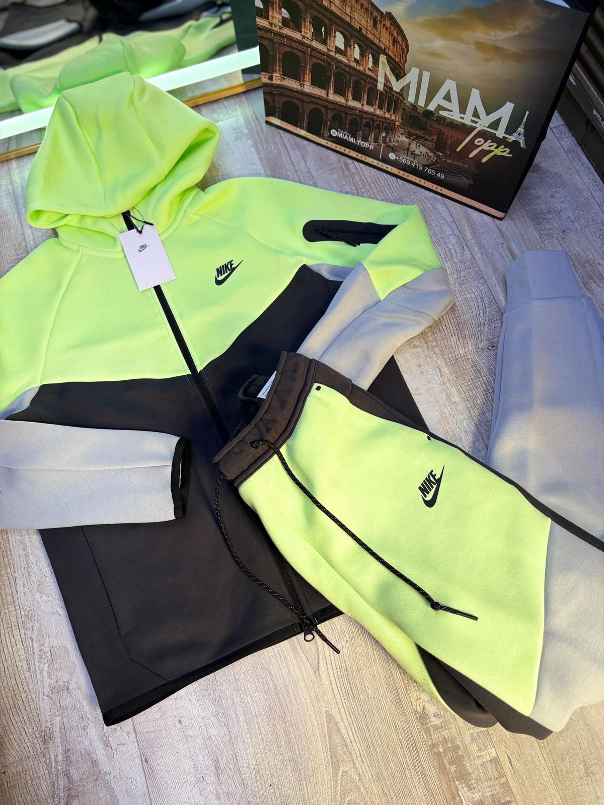 Nike Tech